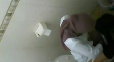 Young brunette gets fucked in the മലദ്വാരം by her boyfriend