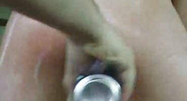 യുവാവ് തന്റെ കോഴി മുക്കിവയ്ക്കാൻ ഭാര്യയെ നിർബന്ധിച്ചു