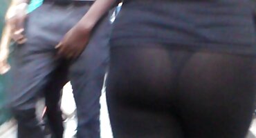 റഷ്യൻ ബ്ലൊഗ് നന്നായി ക്യാമറ മുന്നിൽ