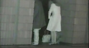 യുവ റഷ്യൻ നായിക നായികയായി സമനിരപ്പുണ്ടാക്കുക കുക്കുമ്പർ അപ്പ്