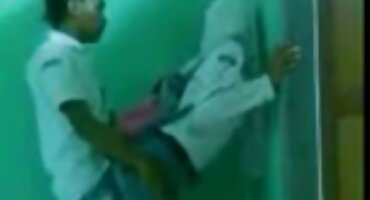 നാണംകുണുങ്ങിയായ മകൻ കുടിച്ചു അമ്മ ചുവന്ന