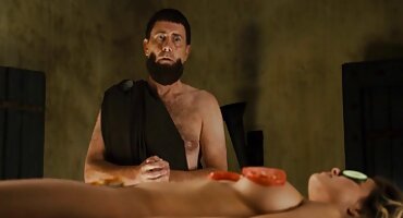 രണ്ടു മുതിർന്നവർ ഒരു മനോഹരമായ ബ്ലൊംദ് ഫക്ക്