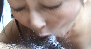 മുഖത്ത് കം രൂപത്തിൽ ഫൈനൽ കടന്നു ഒരു യുവതിയുടെ സെക്സി