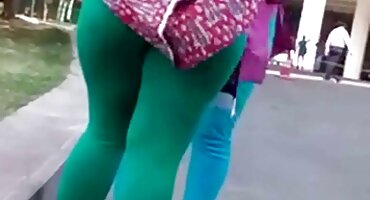 കുളിമുറിയിൽ അവളുടെ കാമുകൻ നശിപ്പിച്ച ജൂനിയർ യുവതി