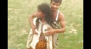 യുവ സുന്ദരിയായ പെൺകുട്ടി രണ്ട് ആൺകുട്ടികളാൽ നശിപ്പിക്കപ്പെട്ടു