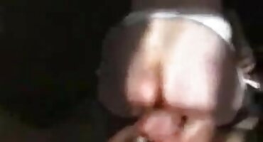 രണ്ട് പുരുഷന്മാർ എല്ലാ ദ്വാരങ്ങളിലും ഒരു യുവതിയെ പീഡിപ്പിക്കുകയും രണ്ട് കോക്സുകളിൽ നിന്ന് കം കൊണ്ട് അവളെ ചികിത്സിക്കുകയും ചെയ്തു