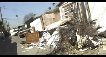 യംഗ് ചെറിയ സഹോദരി അവളുടെ വളർത്തുമൃഗത്തിന്റെ കോഴി സക്സസ്