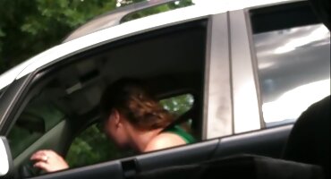 ചുവന്ന മുടിയുള്ള ബിച്ച് ആദ്യം അവളുടെ കഴുത്ത് വികസിപ്പിച്ചു, പോ ഒരു പുരുഷനുമായി ഗുൽ സെക്സ് ചെയ്തു