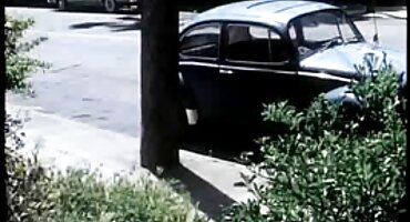 യുവ റഷ്യൻ യുവതി, സ്കിൻ ബിയോണ്ട