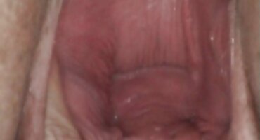 ആഗ്രഹങ്ങളുമായി സജീവമായ മകന് കീഴടങ്ങിയ അമ്മ