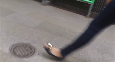 രണ്ട് ഇരുണ്ട തൊലിയുള്ള ആൺകുട്ടികൾ വ്യത്യസ്ത സ്ഥാനങ്ങളിൽ ഒരു ഇരുണ്ട തൊലിയുള്ള ബിച്ച് ഫക്ക്