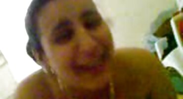 റഷ്യൻ പെൺകുട്ടി പങ്കാളിയുമായി സ്റ്റോക്കിംഗ്സ് സെക്സ്