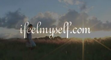 കാമുകൻ ഉറങ്ങുന്ന ശ്രദ്ധിച്ചു പക്വത ബ്ലൊഗ് അവളുടെ വലിയ കഴുത