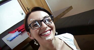 പക്വതയുള്ള ദമ്പതികൾ അനാഥരായി ക്യാമറ എല്ലാ ചിത്രീകരിച്ചത്