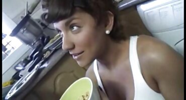 കഠിനവും പരുക്കനുമായ സെക്സിനായി റിട്ടയർ ചെയ്ത റഷ്യൻ പുസ്സി