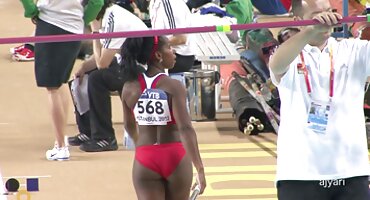 മാൻ ചൂടുള്ള ബ്ളോഗ് ആൻഡ് കുന്നിലിന്ഗുസ് ശേഷം വീട്ടിൽ ഭാര്യയെ