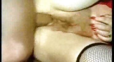 റഷ്യൻ സുന്ദരി ശരിയായ കുളിമുറിയിൽ സ്നേഹം ഉണ്ടാക്കുന്നു