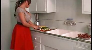 ഒരു യുവ ശരീരത്തിൽ നിന്ന് അച്യുതാനന്ദൻ, റഷ്യൻ അമ്മ മകൻ പുസിയിൽ