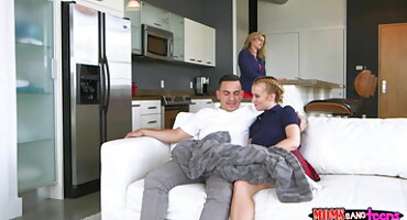 മനോഹരമായ ചുരുണ്ട വെളുത്ത സെക്സ്