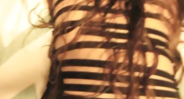 വായിൽ കം ധാരാളം യുവ സ്ലത്സ് ഒരു കക്ഷി വീണു