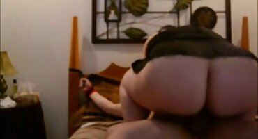 ഹെയറി സമനിരപ്പുണ്ടാക്കുക യൗവനക്കാരൻ കുടിച്ചു കൊണ്ട് പക്വത ചിക്കൻ